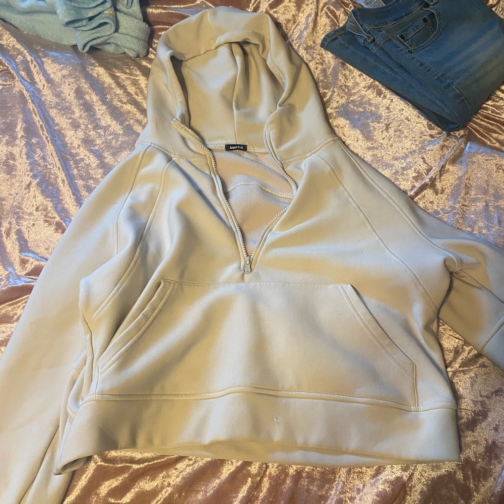 Cream Crop Relaxed Hoodie